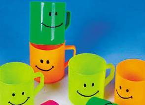 生活小貼士 用錯水杯的壞處，玻璃、不銹鋼、塑料杯，告訴你用哪種杯子最安全